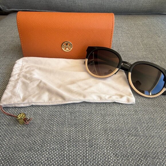 NWOT Tory Burch Panama Sunglasses Black Cream - Picture 1 of 12